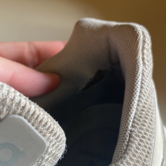 On Cloud clouswift grey and white tennis shoes size 8.5 - Picture 14 of 14